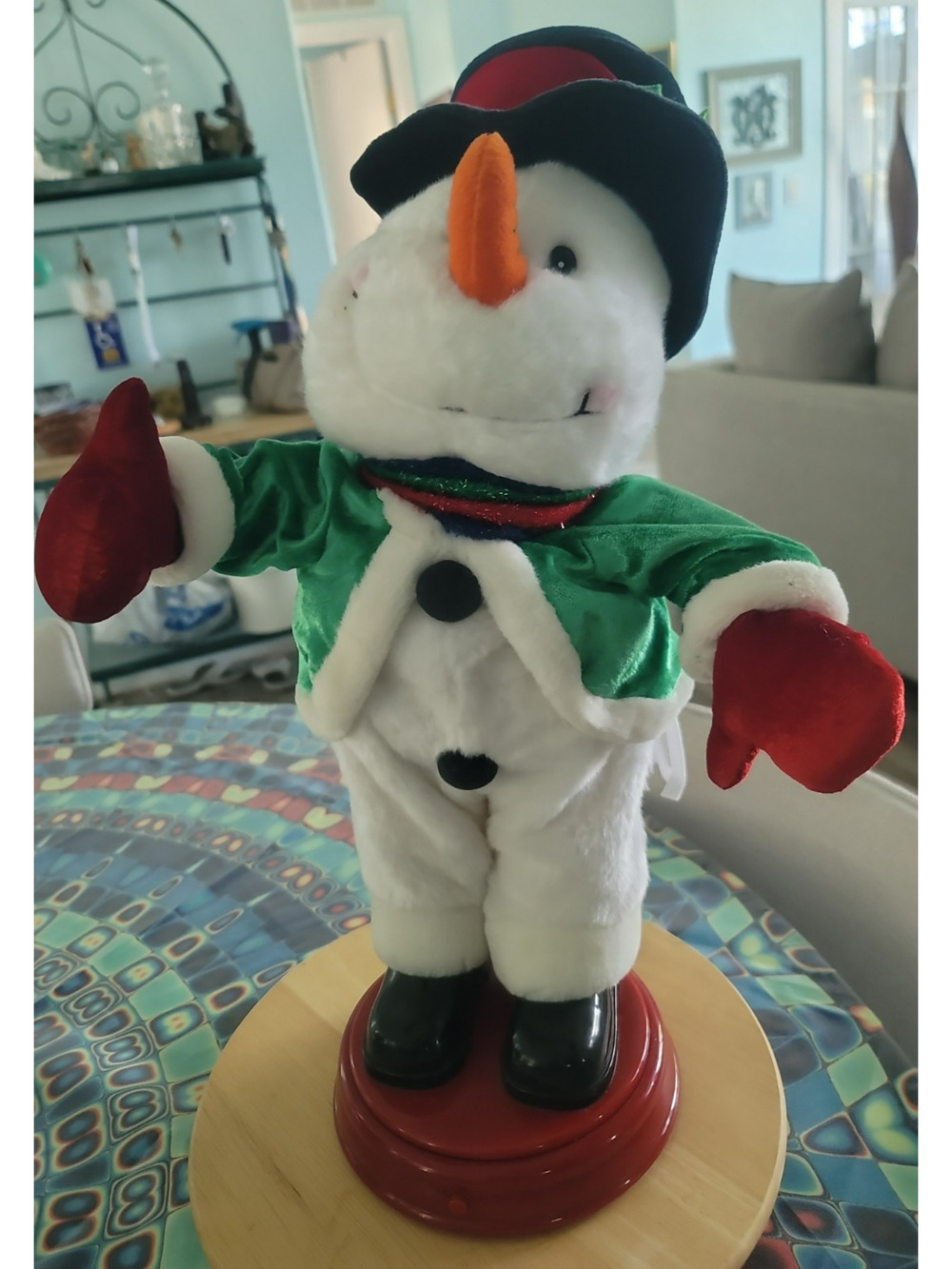 Gemmy Animated Snowman 19" Christmas Singing Dancing "Shake Your Groove Thing"
